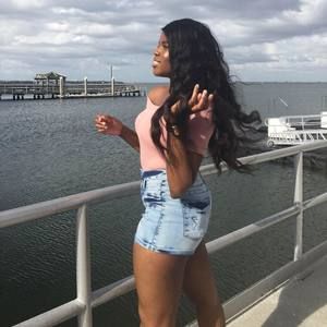 Meet your Posher, Jazmine